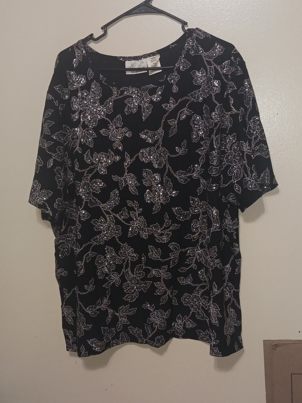 Kathie Lee Collection Black Floral Leaf Sequin Blouse 4x (26w/28w) A-16